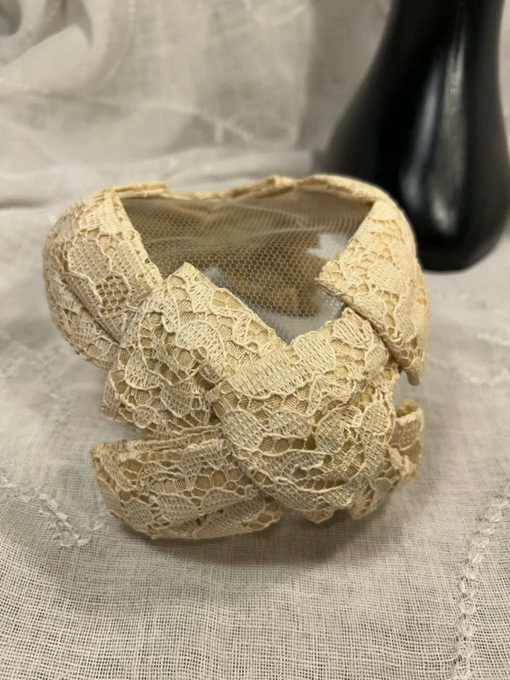 Vintage lace headpiece halo piece - Picture 10 of 11